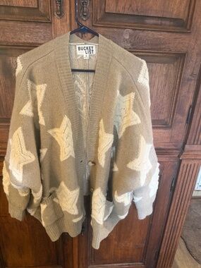 Bucket list star oversized v neck cardigan